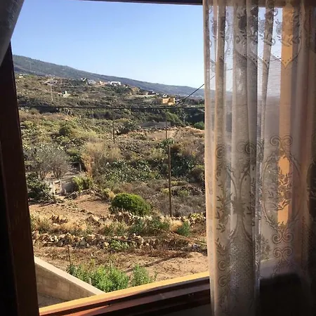 Village. Tony Frías.